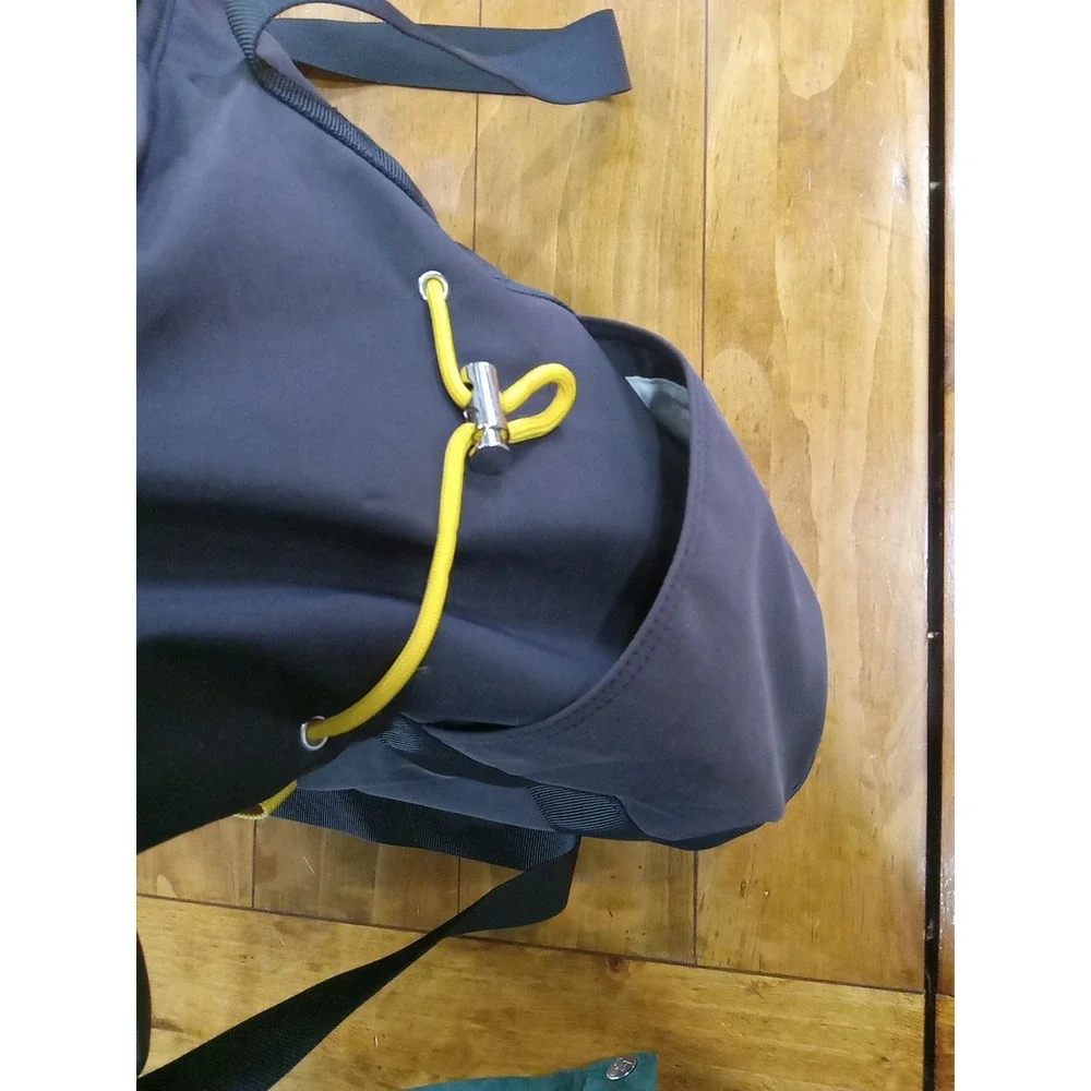 Issac Mizrahi Black Bag Lot Of Pockets Synthetic Weekend-Baby Bag